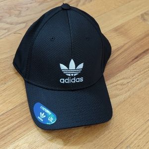 Adidas stretch fit athletic baseball hat